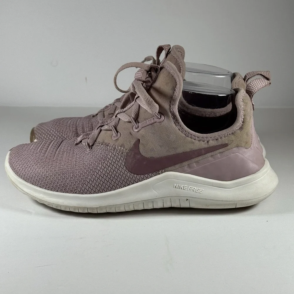 Nike Free TR 8‎ Plum Chalk  Plum Dust  Summit White Sneaker Shoe Women's Size  7